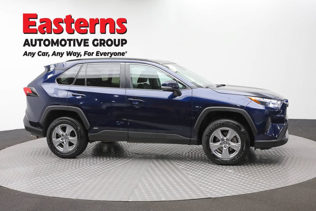 Used 2024 Toyota RAV4 XLE AWD/4WD image 5