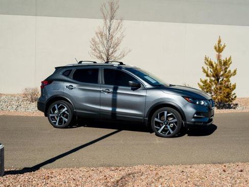 Used 2022 Nissan Rogue Sport SL image 4