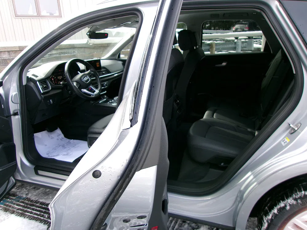 Used 2020 Audi Q5 2.0T Premium Plus w/ Premium Plus Package AWD/4WD image 17