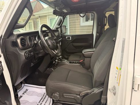 Used 2018 Jeep Wrangler Unlimited Sport S image 17