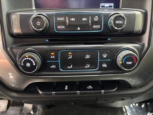 Used 2018 Chevrolet Silverado 1500 LT w/ Trailering Package AWD/4WD image 19