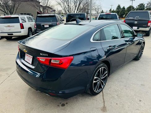 Used 2016 Chevrolet Malibu Premier w/ Driver Confidence Package II FWD image 3