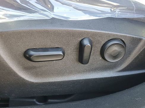 Used 2013 Buick Regal Premium FWD image 11