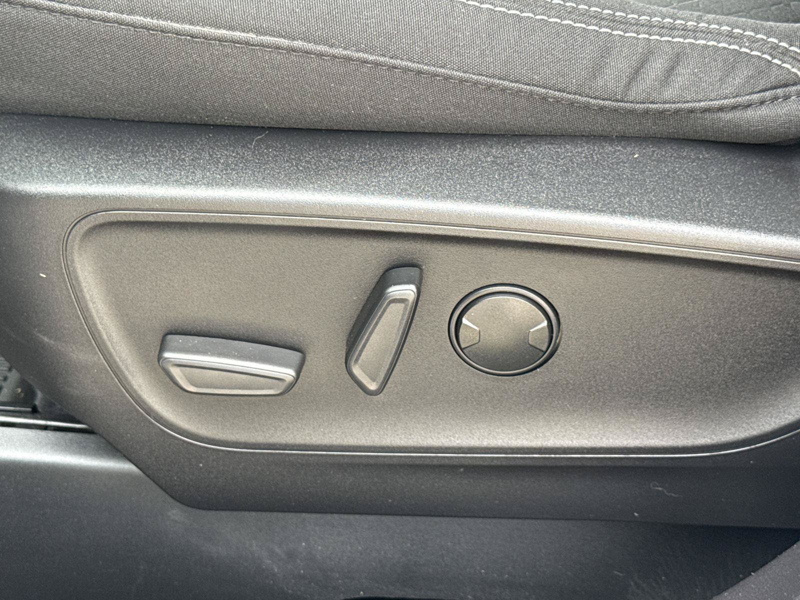 Used 2023 Ford Escape Active AWD/4WD image 13