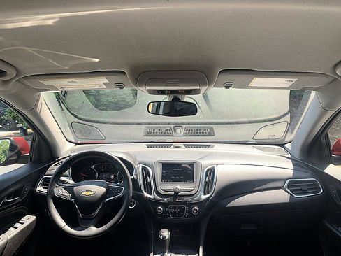 Used 2019 Chevrolet Equinox LT AWD/4WD image 17