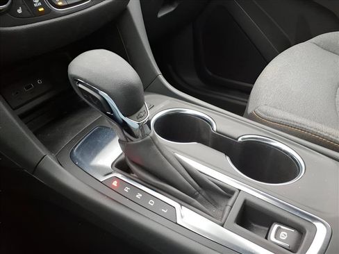 Used 2024 Chevrolet Equinox LT w/ LPO, Floor Liner Package image 18