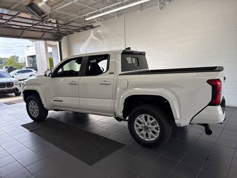 New 2025 Toyota Tacoma SR5 image 5