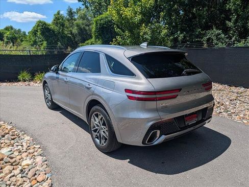 Used 2022 Genesis GV70 2.5T w/ Select Package AWD/4WD image 3