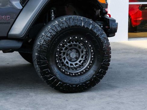 Used 2021 Jeep Wrangler Unlimited Rubicon AWD/4WD image 11
