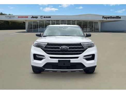 Used 2024 Ford Explorer XLT w/ Equipment Group 202A AWD/4WD image 8