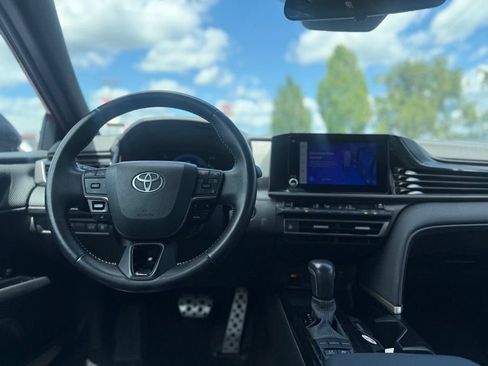 Used 2025 Toyota Camry SE FWD image 20