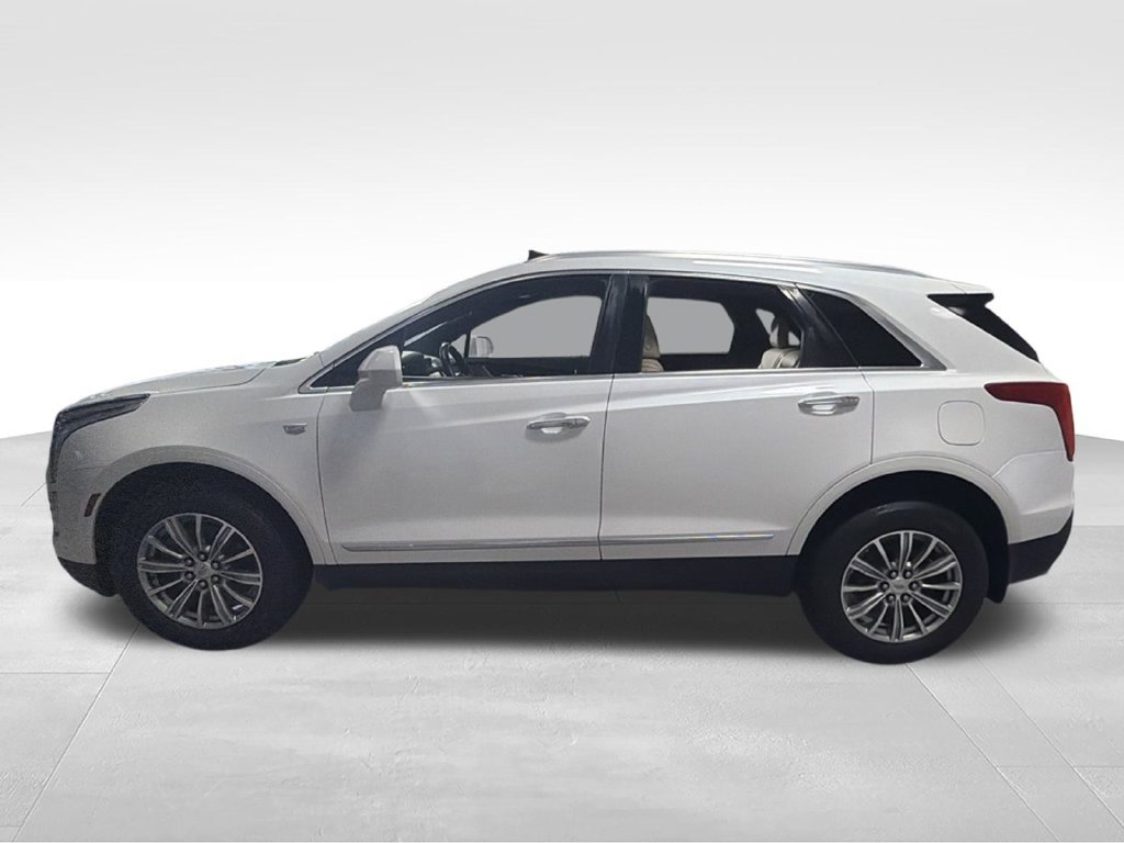 Used 2017 Cadillac XT5 Luxury w/ Driver Awareness Package AWD/4WD image 11