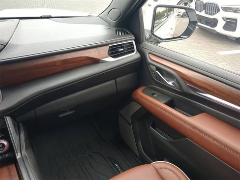 Used 2023 GMC Yukon Denali Ultimate image 18
