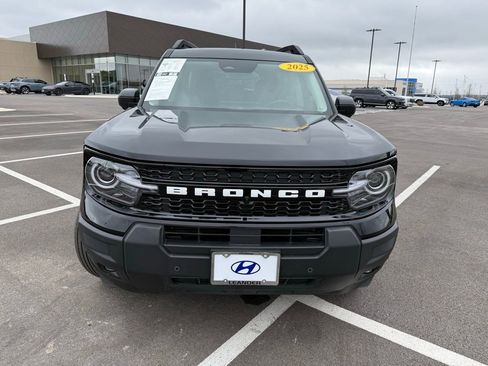 Used 2025 Ford Bronco Sport Outer Banks w/ Outer Banks Tech Package+ image 2