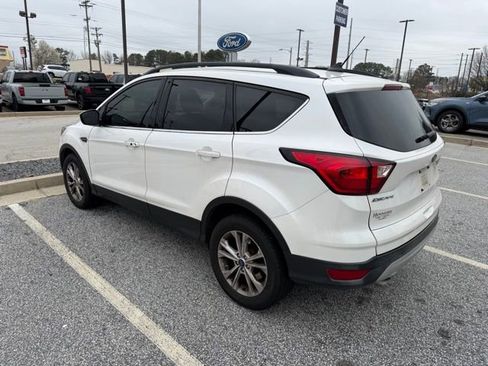 Used 2019 Ford Escape SEL image 2