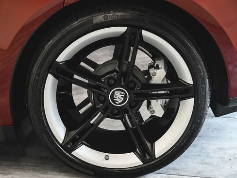 Used 2021 Porsche Taycan RWD image 7