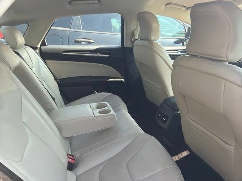 Used 2017 Ford Fusion Titanium FWD image 4
