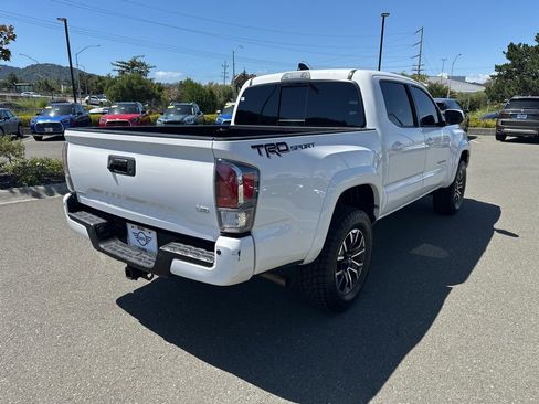 Used 2021 Toyota Tacoma TRD Sport w/ Technology Package RWD image 6