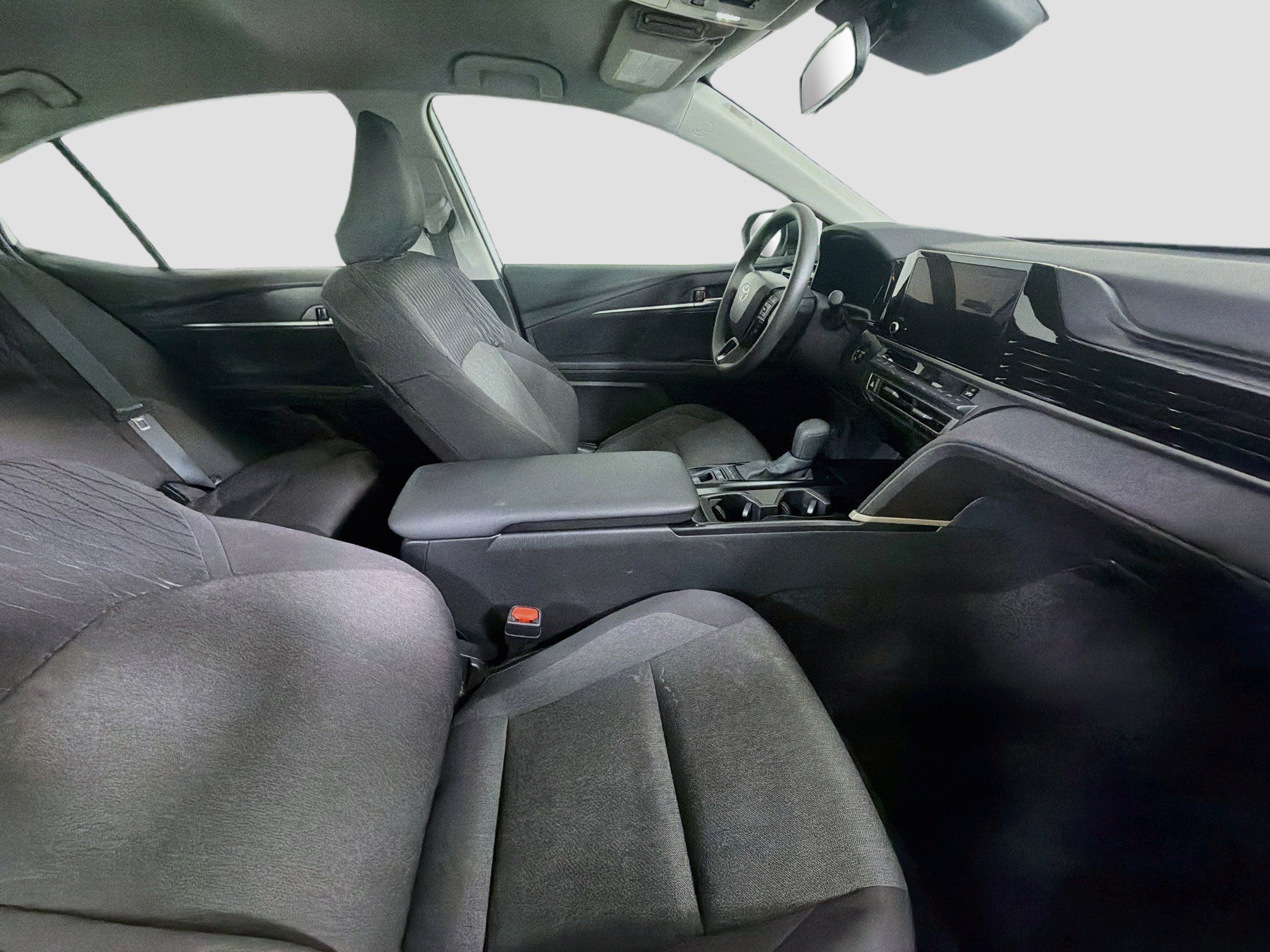 Used 2025 Toyota Camry LE FWD image 29