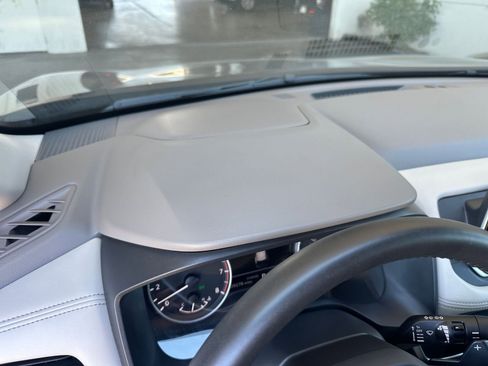 Used 2025 Nissan Rogue SV FWD image 36