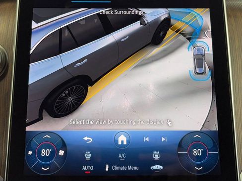 Certified 2025 Mercedes-Benz GLC 350e GLC 350e w/ AMG Line image 22