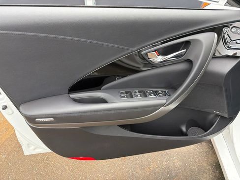 Used 2017 Hyundai Azera Limited FWD image 11