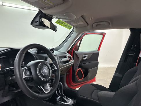 Used 2020 Jeep Renegade Sport image 29