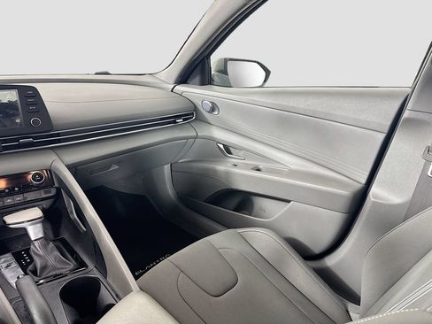 Used 2023 Hyundai Elantra SEL FWD image 22