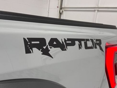 Used 2023 Ford F150 Raptor w/ Raptor Carbon Fibre Package AWD/4WD image 11