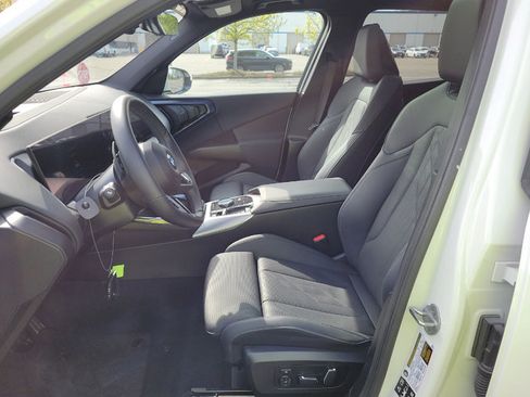 Used 2025 BMW X3 xDrive30i w/ Premium Package AWD/4WD image 5