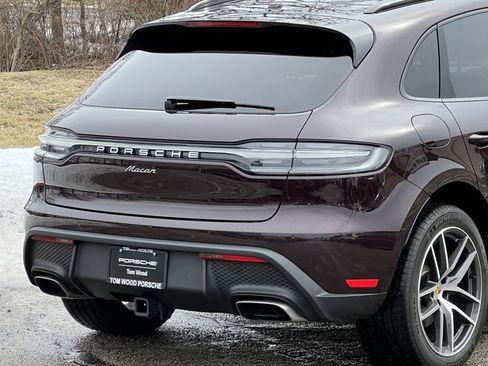 Certified 2025 Porsche Macan image 10