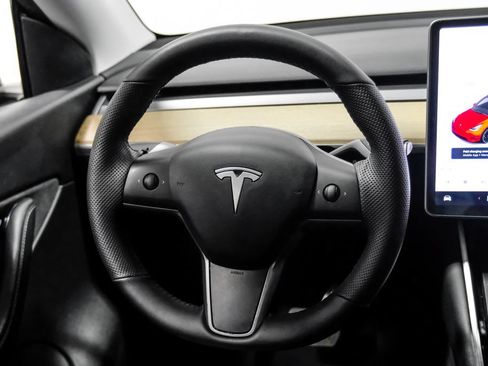 Used 2021 Tesla Model Y Long Range AWD/4WD image 16