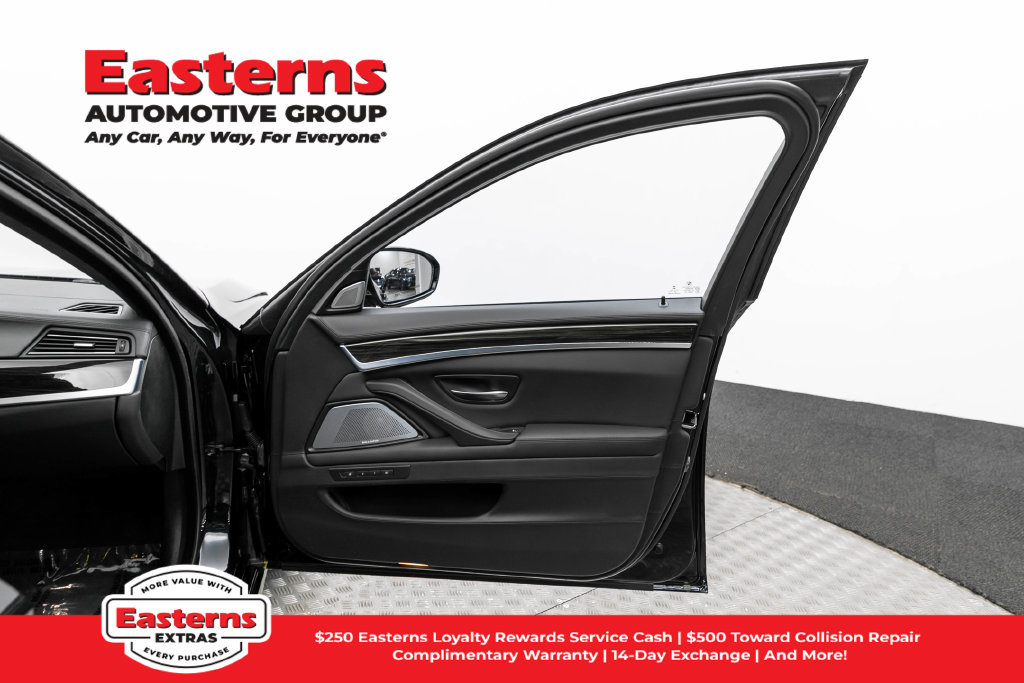 Used 2015 BMW M5 RWD image 42