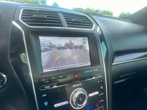 Used 2018 Ford Explorer Platinum AWD/4WD image 31