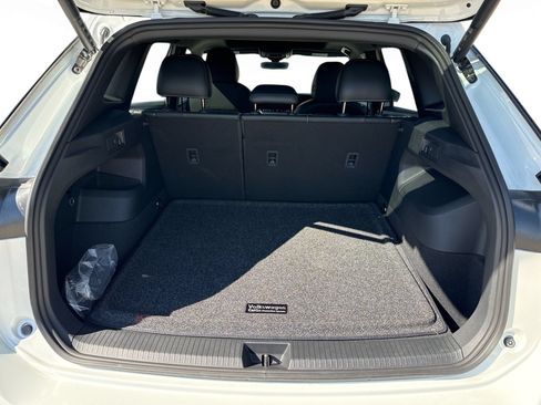 Certified 2026 Volkswagen Tiguan SE R-Line FWD image 20