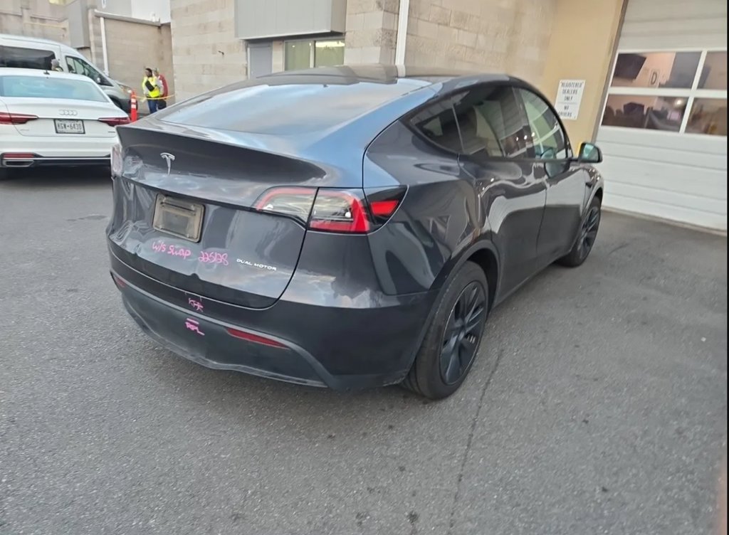 Used 2024 Tesla Model Y Long Range RWD image 2