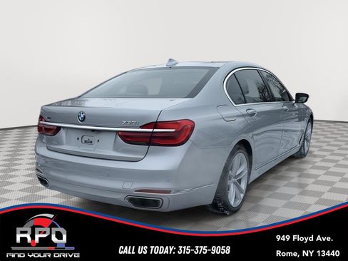 Used 2017 BMW 750i xDrive 750i xDrive image 5