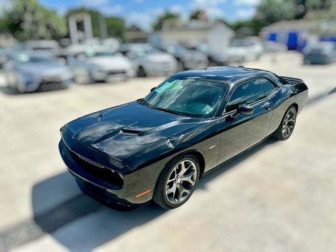 Used 2015 Dodge Challenger R/T Plus RWD image 4