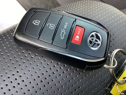 Used 2024 Toyota Sequoia Capstone AWD/4WD image 30