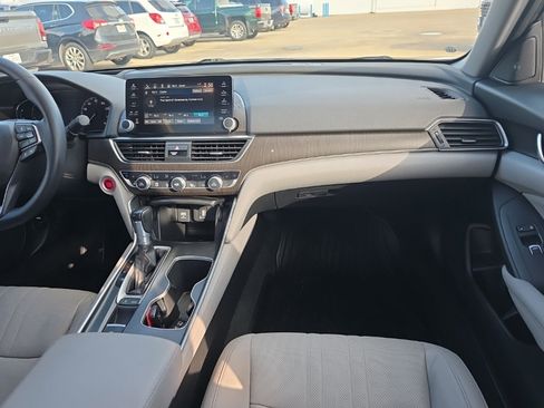 Used 2018 Honda Accord Touring image 14