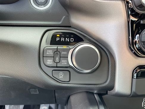 New 2026 RAM 1500 4x4 Crew Cab image 17