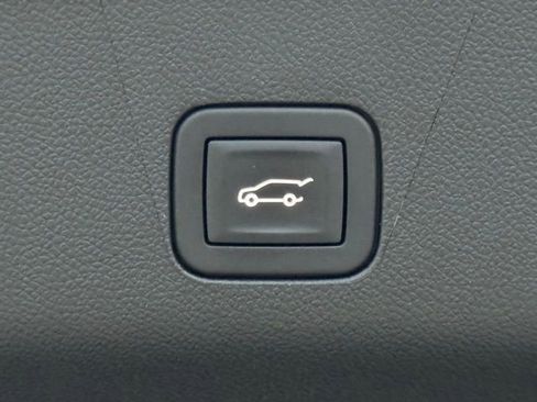 Used 2025 GMC Yukon XL Denali image 39