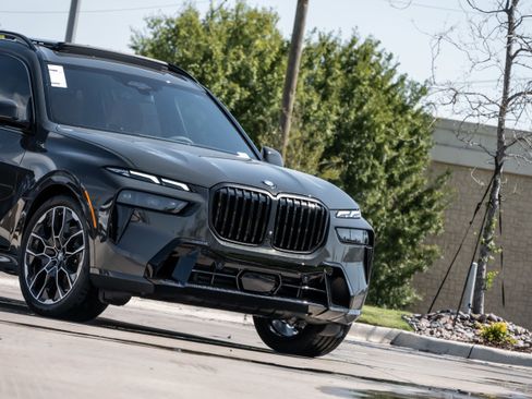 New 2026 BMW X7 xDrive40i w/ Executive Package image 5