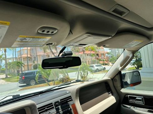 Used 2014 Lincoln Navigator 2WD image 54