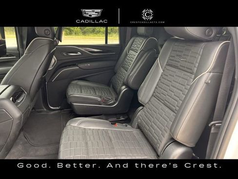 Used 2023 Cadillac Escalade ESV V AWD/4WD image 29