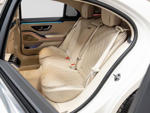 Used 2023 Mercedes-Benz S 580 4MATIC Sedan w/ AMG Line image 36