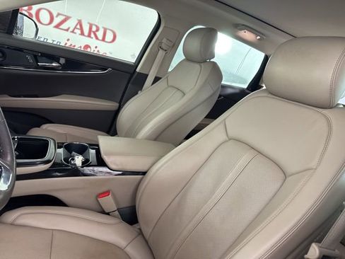 Used 2022 Lincoln Nautilus Reserve w/ Equipment Group 201A image 5