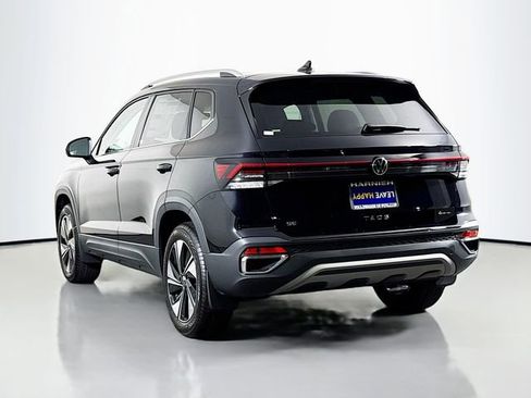 New 2025 Volkswagen Taos SE image 5