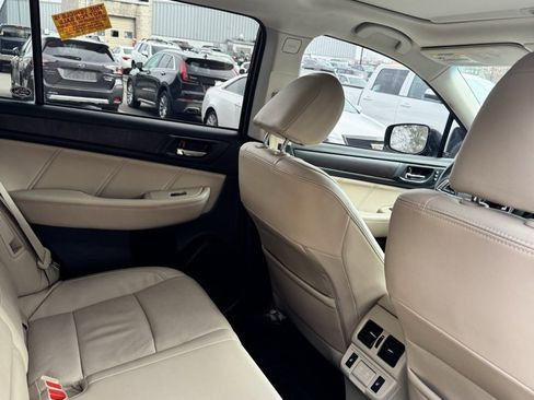 Used 2019 Subaru Outback 2.5i Limited w/ Popular Package #2 image 10