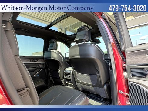 Used 2022 Jeep Grand Cherokee L Overland w/ Luxury Tech Group IV AWD/4WD image 46